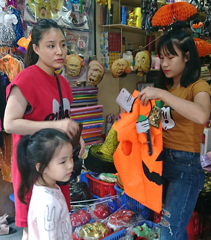 Lễ hội Halloween thu hút giới trẻ Việt Nam - Ảnh 11
