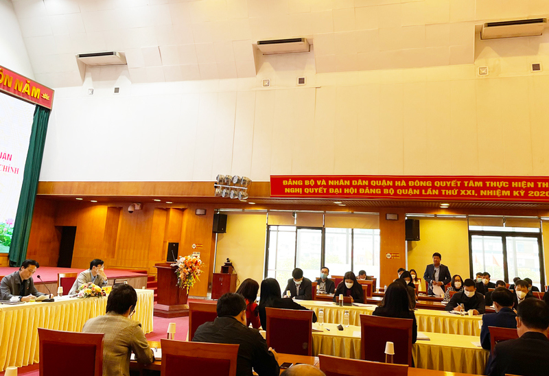 Thường trực Hội đồng Nhân dân quận Hà Đông đối thoại về nâng cao chất lượng cải cách hành chính - Ảnh 2