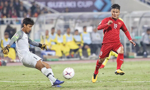 Quang Hải nhận giải Cầu thủ xuất sắc nhất AFF Cup 2018 - Ảnh 1