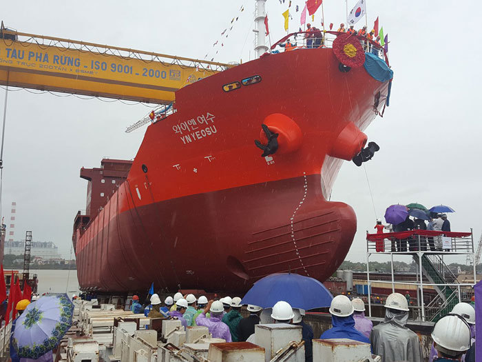 Công ty đóng tàu Phà Rừng, Hải Phòng: Hạ thủy và đấu đà tàu chở dầu/hóa chất trọng tải 6.500 tấn - Ảnh 2