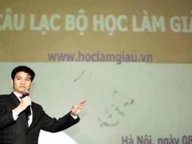 Truy tố chủ trang mạng "hoclamgiau.vn" lừa đảo 508 bị hại - Ảnh 1