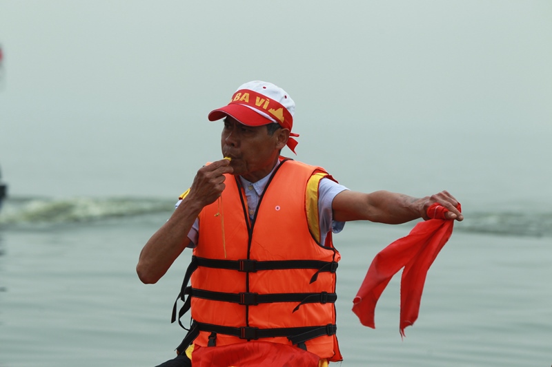 Chủ tịch Nguyễn Đức Chung khai hội bơi chải thuyền rồng Hà Nội - Ảnh 9