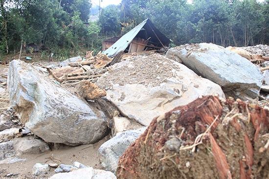 Những địa phương bị thiệt hại nặng nề trong đợt mưa bão - Ảnh 2