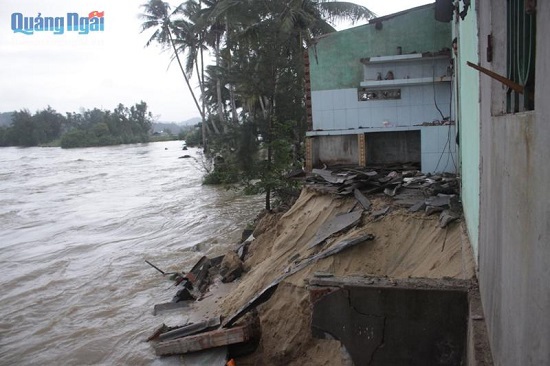 Tiếp tục mưa lớn, cảnh báo ngập lụt nghiêm trọng từ Huế đến Bình Định - Ảnh 3