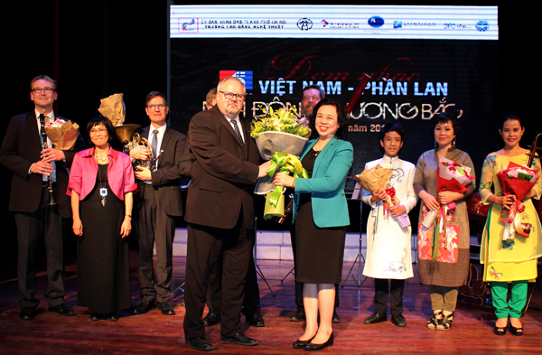 Giao lưu âm nhạc kỷ niệm 45 năm quan hệ ngoại giao Việt Nam - Phần Lan - Ảnh 1