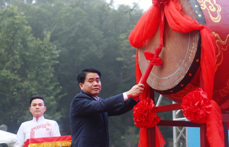Chủ tịch Nguyễn Đức Chung khai hội bơi chải thuyền rồng Hà Nội - Ảnh 1
