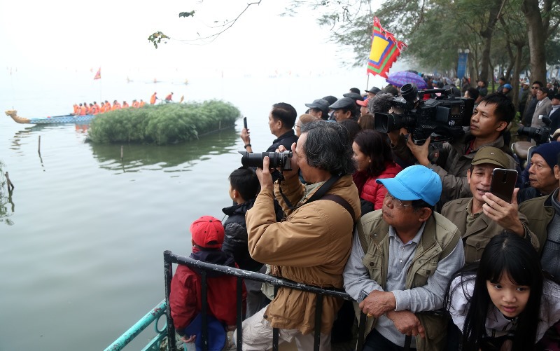 Chủ tịch Nguyễn Đức Chung khai hội bơi chải thuyền rồng Hà Nội - Ảnh 10