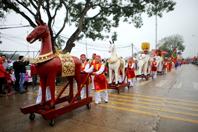Lễ hội đền Hai Bà Trưng Mê Linh trở thành di sản văn hóa phi vật thể quốc gia - Ảnh 8