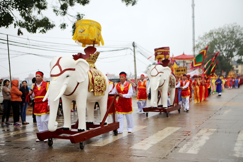 Lễ hội đền Hai Bà Trưng Mê Linh trở thành di sản văn hóa phi vật thể quốc gia - Ảnh 2