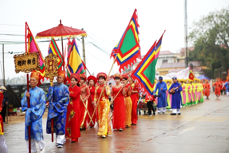Lễ hội đền Hai Bà Trưng Mê Linh trở thành di sản văn hóa phi vật thể quốc gia - Ảnh 10