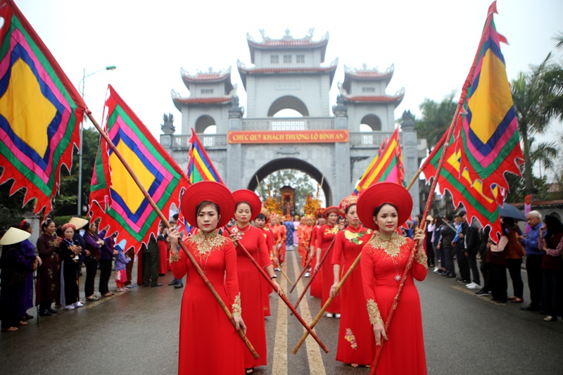 Lễ hội đền Hai Bà Trưng Mê Linh trở thành di sản văn hóa phi vật thể quốc gia - Ảnh 12