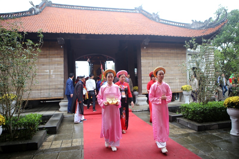 Lễ hội đền Hai Bà Trưng Mê Linh trở thành di sản văn hóa phi vật thể quốc gia - Ảnh 13
