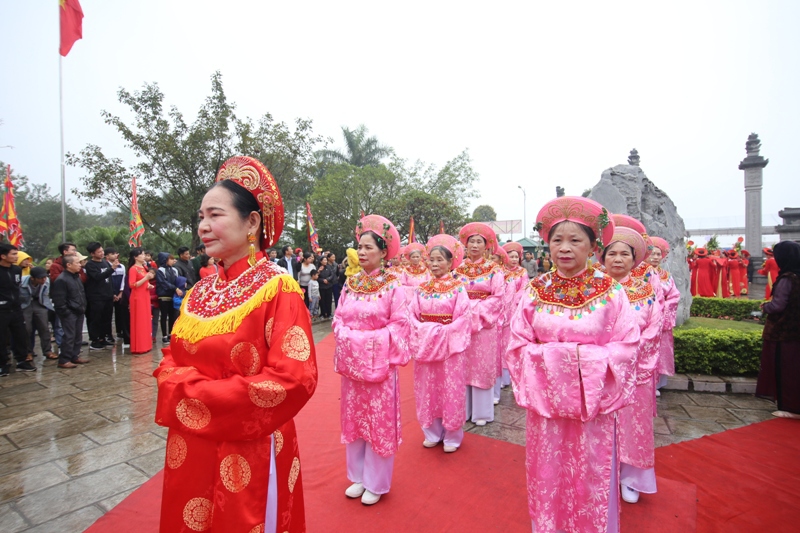 Lễ hội đền Hai Bà Trưng Mê Linh trở thành di sản văn hóa phi vật thể quốc gia - Ảnh 16