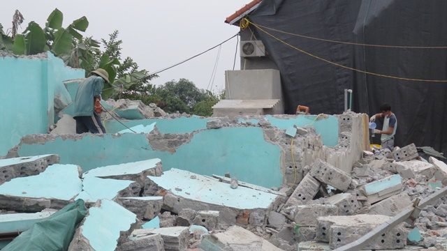 Huyện Phú Xuyên cương quyết xử lý 11 công trình vi phạm tại xã Tân Dân - Ảnh 2