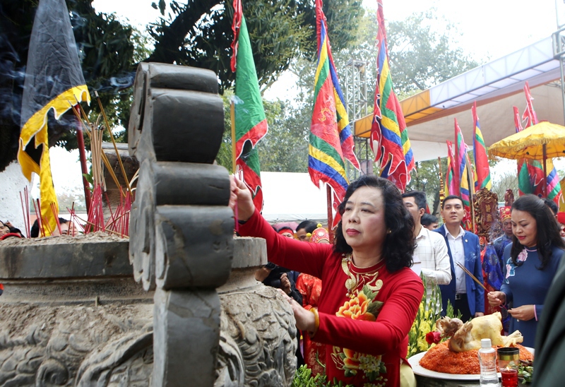 Lễ hội đền Hai Bà Trưng Mê Linh trở thành di sản văn hóa phi vật thể quốc gia - Ảnh 5