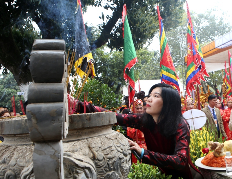 Lễ hội đền Hai Bà Trưng Mê Linh trở thành di sản văn hóa phi vật thể quốc gia - Ảnh 6