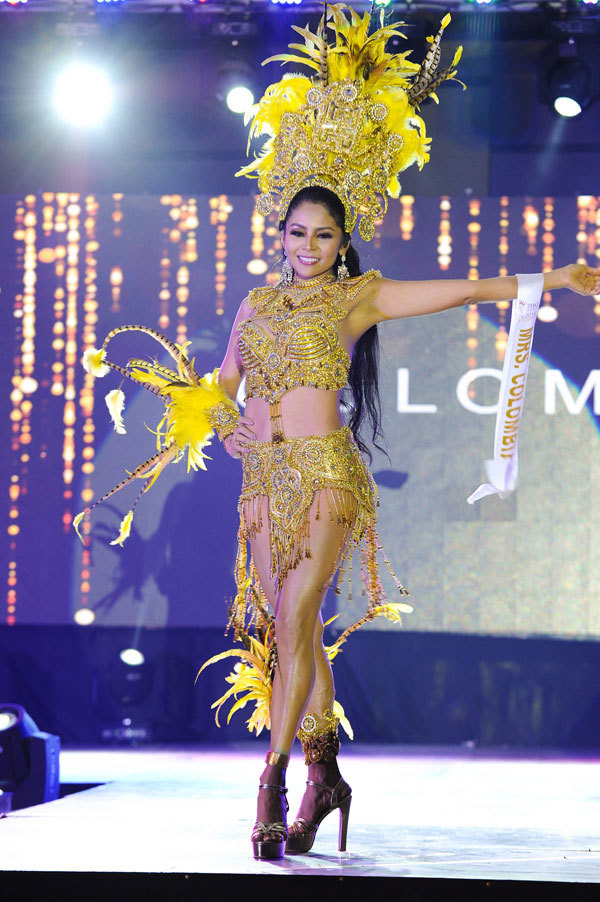 Đại diện Việt Nam thắng giải "Hoa hậu mặc trang phục dân tộc đẹp nhất" tại Mrs Universe 2018 - Ảnh 13