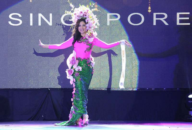 Đại diện Việt Nam thắng giải "Hoa hậu mặc trang phục dân tộc đẹp nhất" tại Mrs Universe 2018 - Ảnh 24