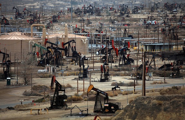 Mỹ đánh bại Ả Rập Saudi, Nga giành lại vị thế trên thị trường dầu - Ảnh 1