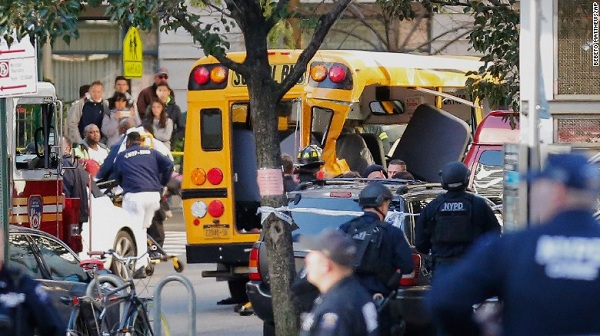 Nghi phạm vụ tấn công bằng xe tải ở New York có liên quan đến IS? - Ảnh 1