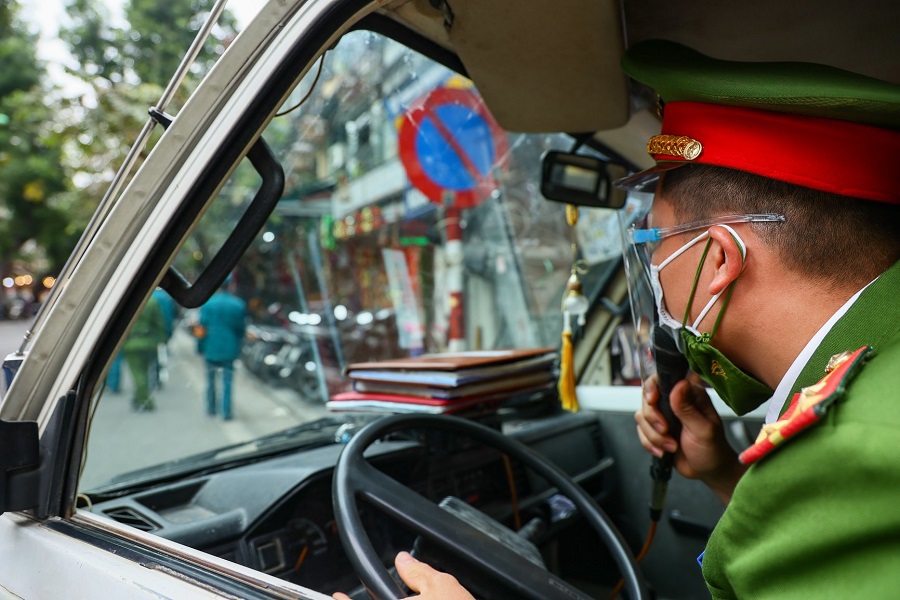 Quận Hoàn Kiếm: Kiểm tra, nhắc nhở hạn chế tập trung đông người tại địa điểm công cộng dịp Giáng sinh, Tết dương lịch - Ảnh 8