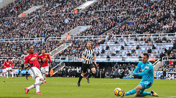 Quỷ đỏ gục ngã ở St James’ Park - Ảnh 2