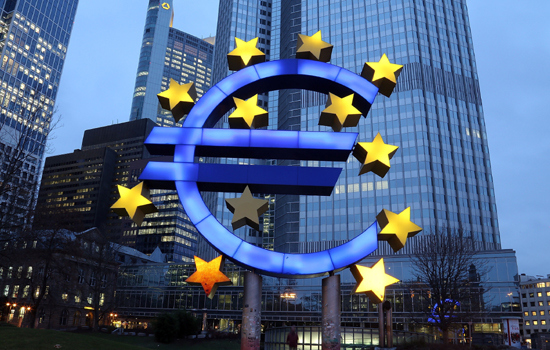 Ngân hàng trung ương châu Âu thu hẹp chương trình mua trái phiếu từ đầu năm 2018 - Ảnh 1