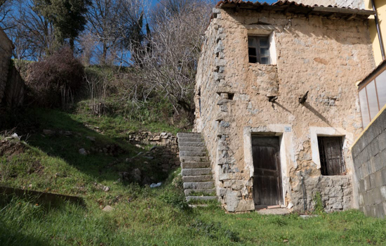 Thị trấn Ollolai ở Italia bán nhà với giá hơn 1 USD để thu hút cư dân - Ảnh 3