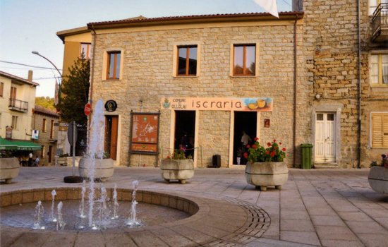 Thị trấn Ollolai ở Italia bán nhà với giá hơn 1 USD để thu hút cư dân - Ảnh 4