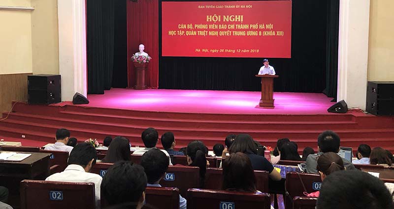 Gần 400 cán bộ, phóng viên báo chí Hà Nội quán triệt Nghị quyết Trung ương 8 - Ảnh 1