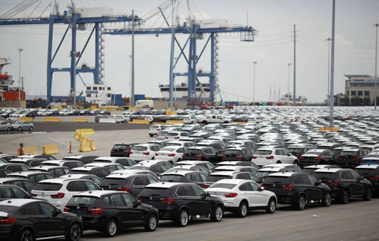 Tiếp tục nhượng bộ Mỹ, Trung Quốc tính giảm thuế nhập khẩu ô tô - Ảnh 1