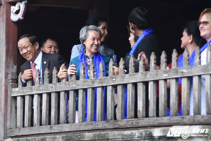 Phu nhân, phu quân lãnh đạo APEC thích thú chụp ảnh tại Hội An - Ảnh 3