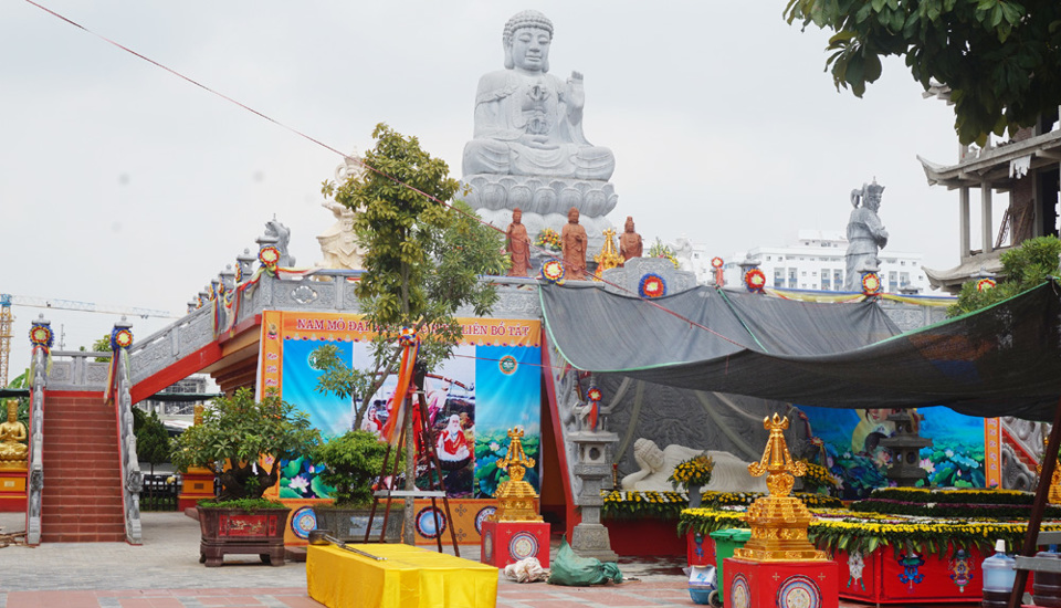 Di tích lịch sử văn hóa Khúc Thủy: Phá vỡ không gian chùa Việt - Ảnh 1