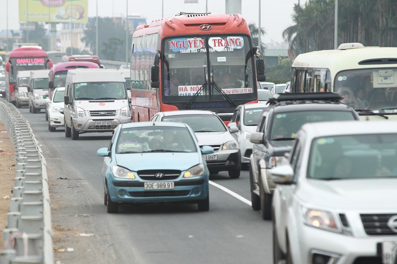Hà Nội: Áp lực giao thông tăng mạnh ngày cuối đợt nghỉ Tết Nguyên đán - Ảnh 6
