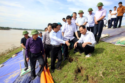 Phó Thủ tướng Phạm Bình Minh: "Thanh Hóa cần tập trung tìm kiếm người mất tích" - Ảnh 1