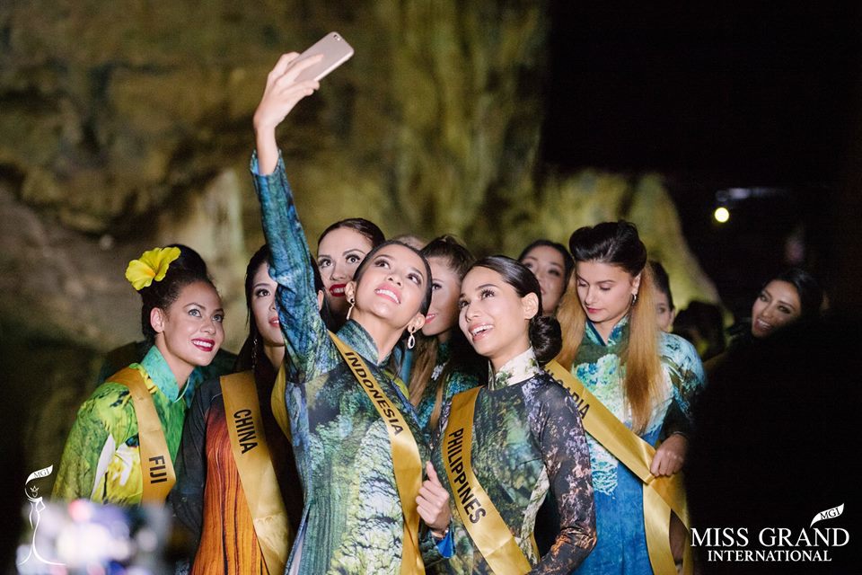 Mỹ nhân thế giới xúng xính trong áo dài Việt Nam - Ảnh 8