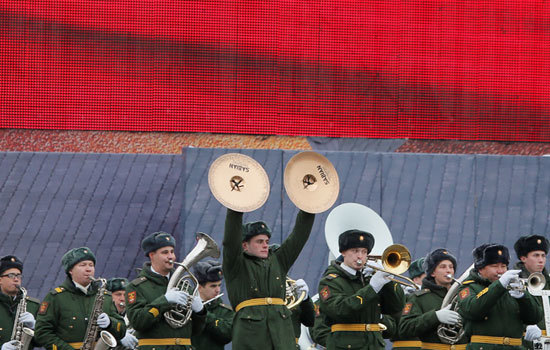 Nga duyệt binh hoành tráng kỷ niệm 100 năm Cách mạng Tháng Mười - Ảnh 7