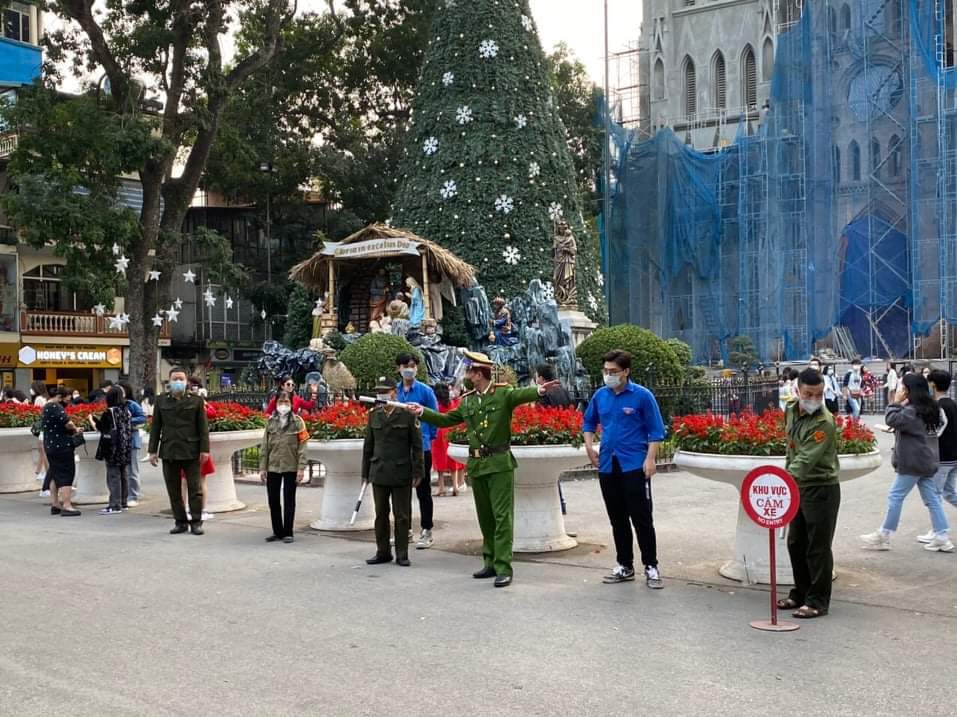 Công an Hà Nội: Đảm bảo an ninh trật tự để người dân Thủ đô đón Noel 2021 - Ảnh 1