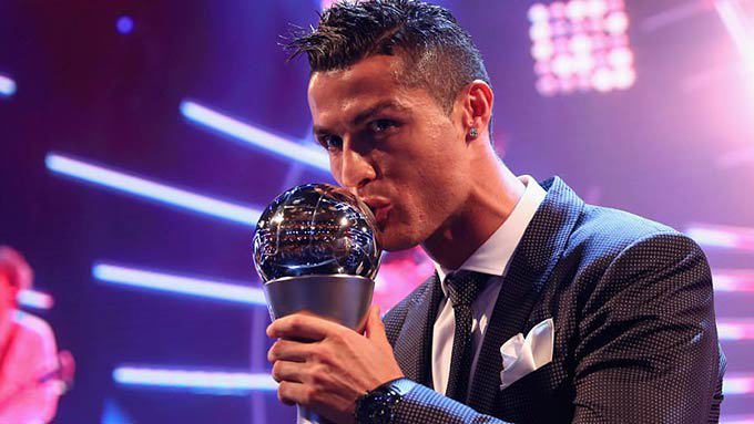 Ronaldo giành giải cầu thủ xuất sắc nhất FIFA The Best 2017 - Ảnh 1