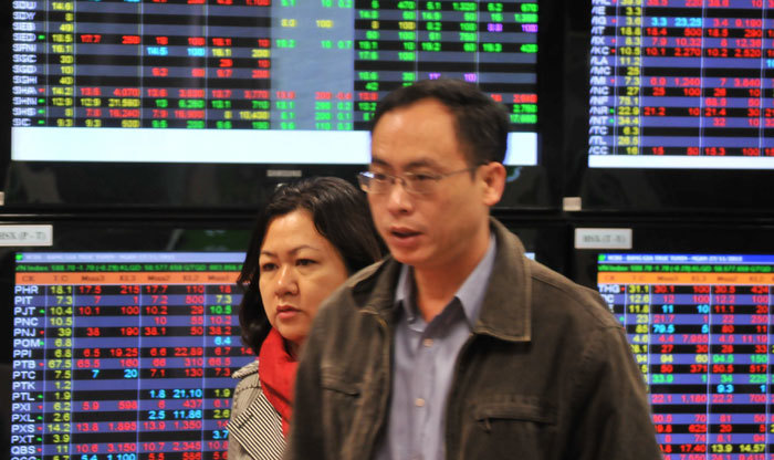 Thị trường chứng khoán Việt "bay hơi" hơn 7 tỷ USD: Cẩn trọng trong đầu tư ngắn hạn - Ảnh 1