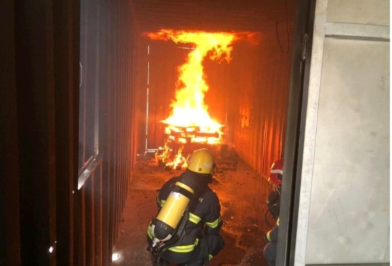 Công an Hà Nội: 120 cán bộ chiến sỹ được tập huấn chuyên sâu về chữa cháy, cứu nạn - Ảnh 2