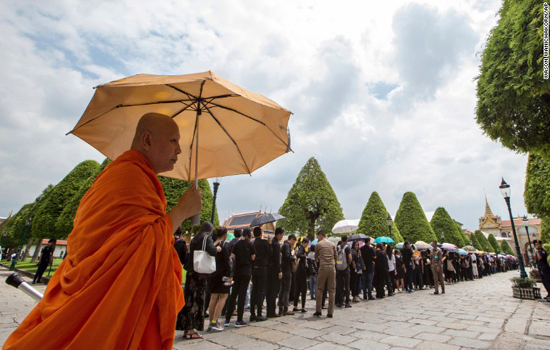 Hơn 40 nước cử đại diện dự tang lễ cố nhà vua Thái Lan Bhumibol Adulyadej - Ảnh 2