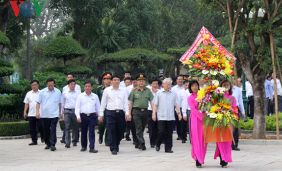 Tổng Bí thư: "Quân đội luôn được dân tin yêu, phải gương mẫu đi đầu" - Ảnh 3