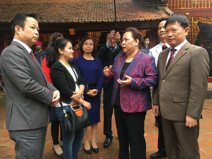Chủ tịch HĐND TP Hà Nội Nguyễn Thị Bích Ngọc: Không để xảy ra “chặt chém” du khách tại lễ hội đền Sóc - Ảnh 1