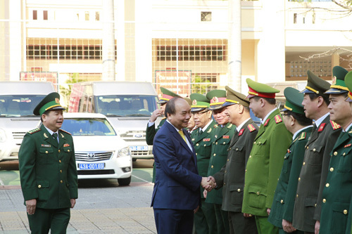 Thủ tướng chúc Tết lực lượng vũ trang TP. Đà Nẵng - Ảnh 1