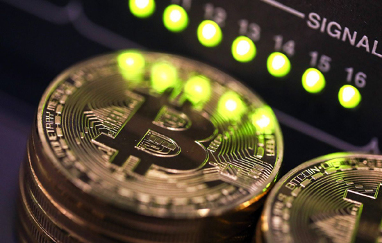 Bitcoin tăng kỷ lục lên hơn 6.400 USD nhờ thông tin sắp có sàn giao dịch - Ảnh 2