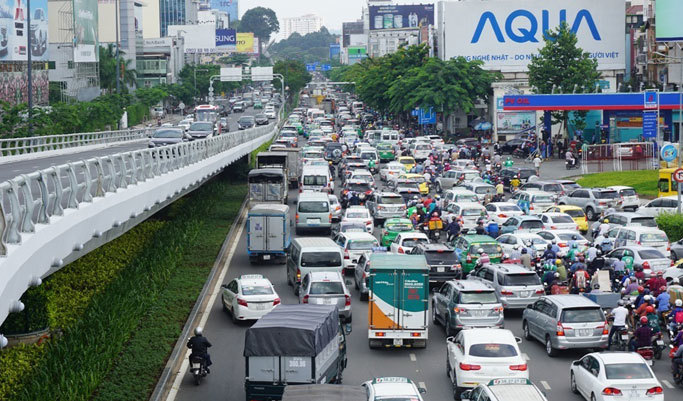 Tìm giải pháp giải tỏa ách tắc giao thông khu vực Sân bay Tân Sơn Nhất - Ảnh 1