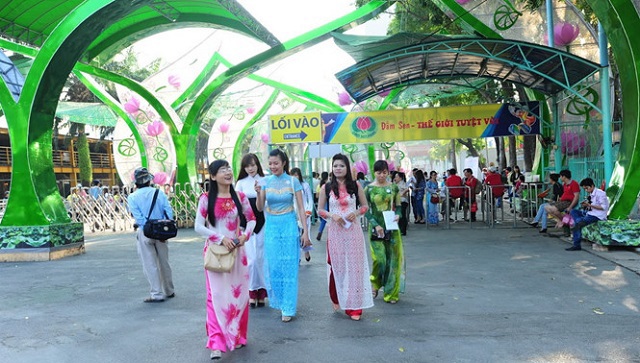 Dàn sao Việt cùng 3.000 người mặc áo dài trên phố đi bộ Nguyễn Huệ - Ảnh 10