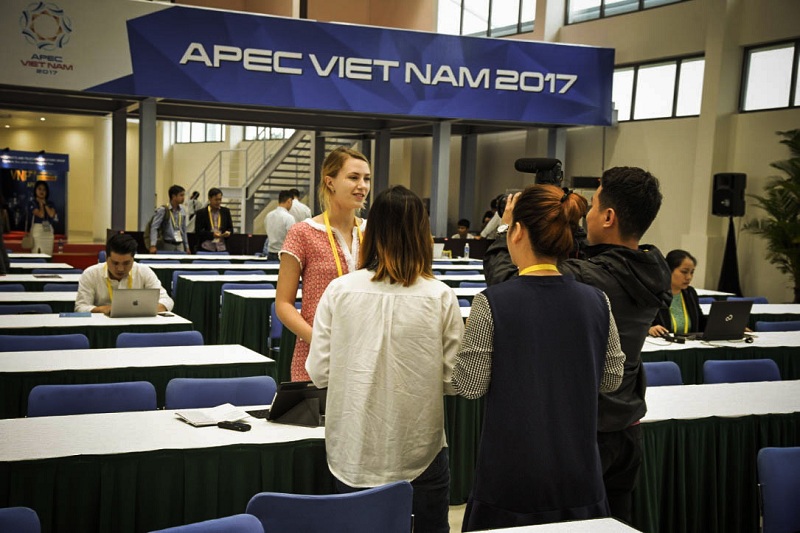 Cận cảnh nơi tác nghiệp của phóng viên trong và ngoài nước tại APEC 2017 - Ảnh 4