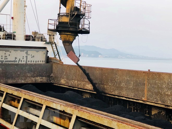 TKV rót 32.000 tấn than trong ngày đầu năm mới Mậu Tuất 2018 - Ảnh 1